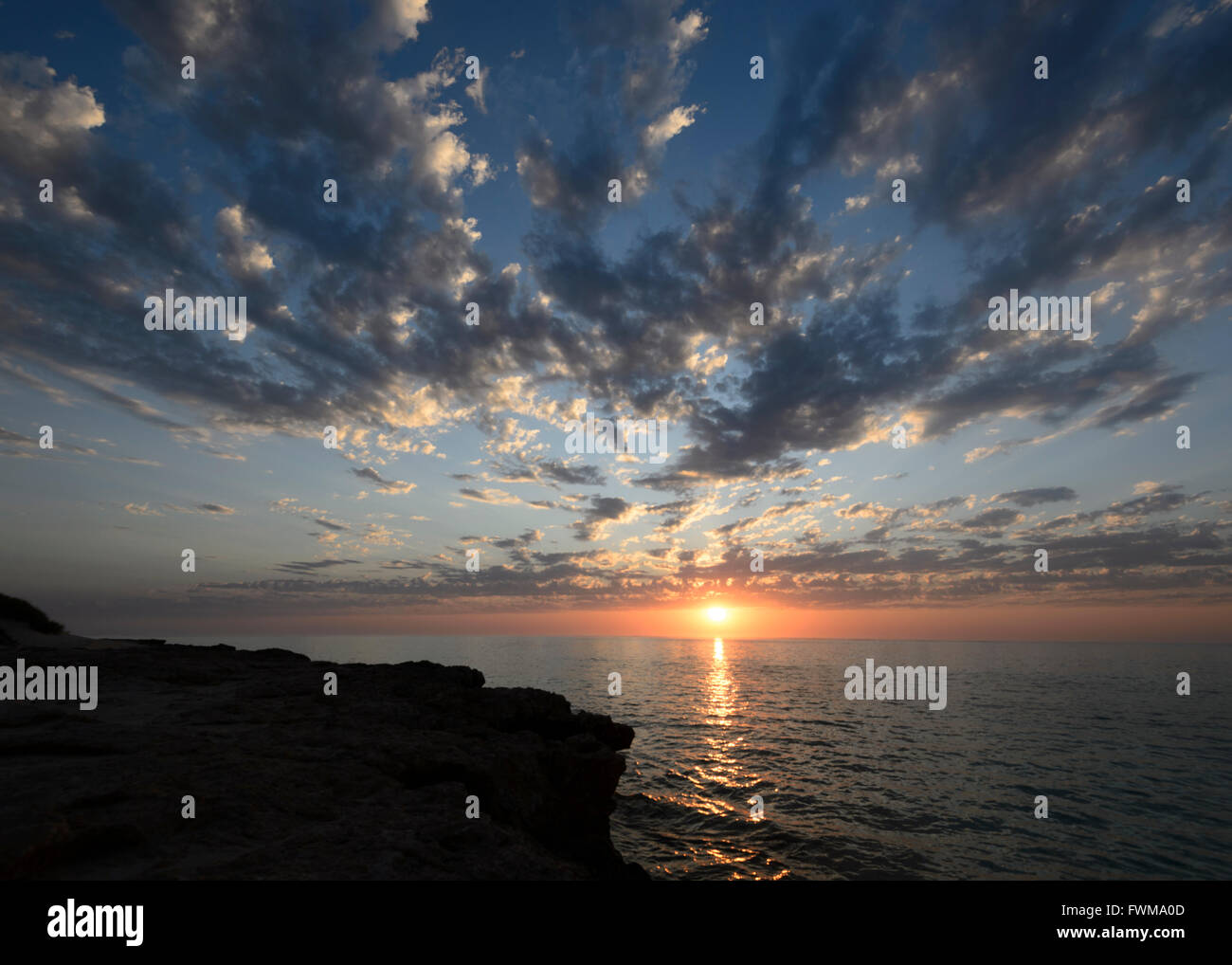 Stimmungsvollen Sonnenuntergang über dem Ningaloo Coast, Western Australien, WA, Australien Stockfoto