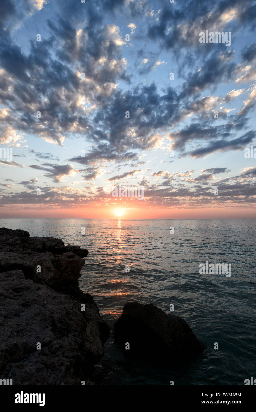 Stimmungsvollen Sonnenuntergang über dem Ningaloo Coast, Western Australien, WA, Australien Stockfoto