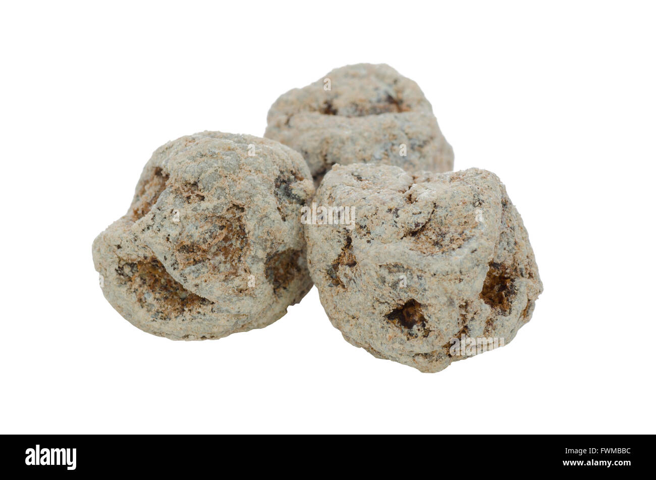 Getrocknete, gesalzene chinesische Pflaume isoliert auf weißem Hintergrund Stockfoto