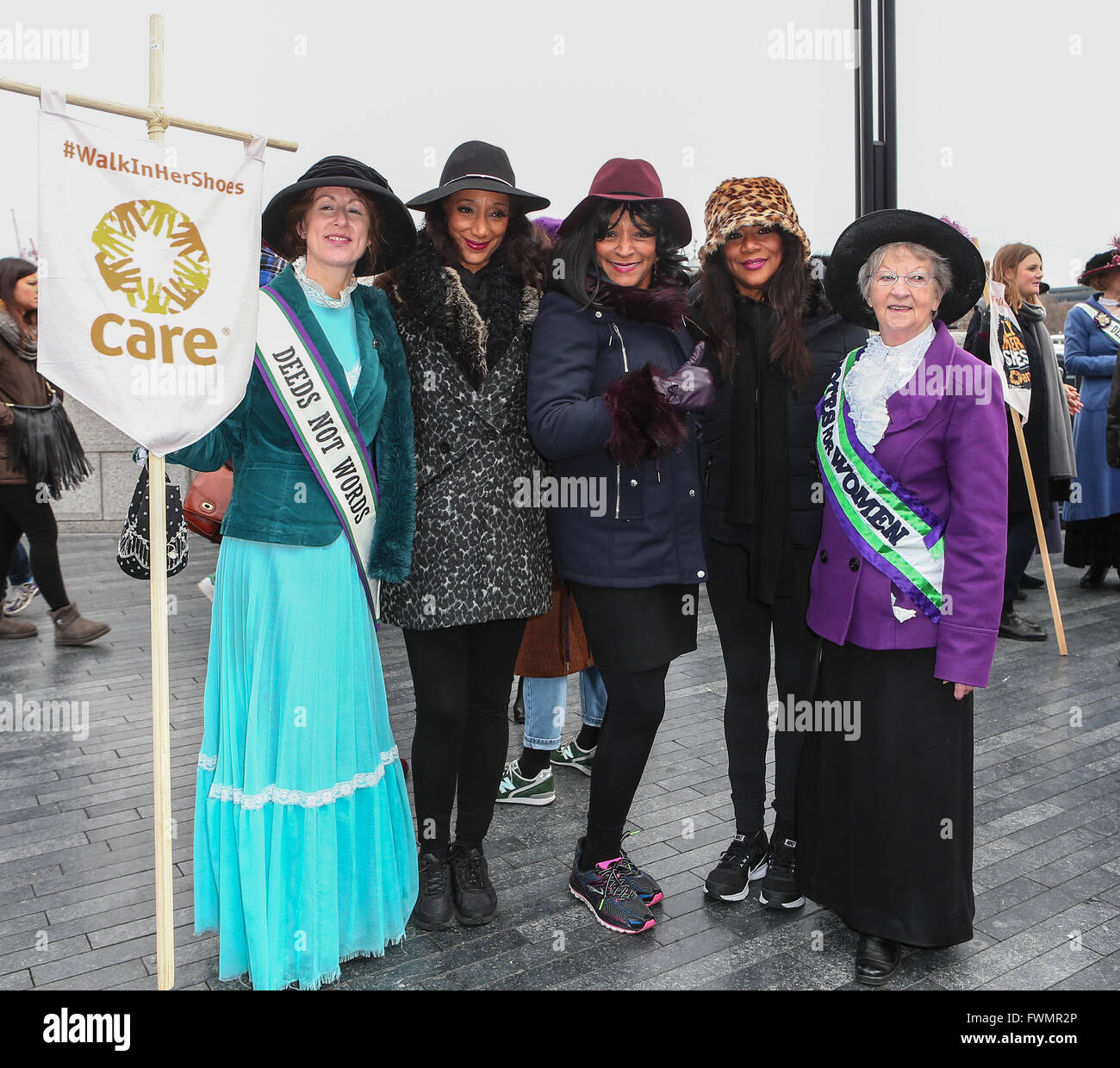 Internationaler Frauentag "Walk In ihre Schuhe" März mit: Joni Sledge, Debbie Sledge, Kim Sledge, Sister Sledge wo: London, Vereinigtes Königreich bei: 6. März 2016 Stockfoto