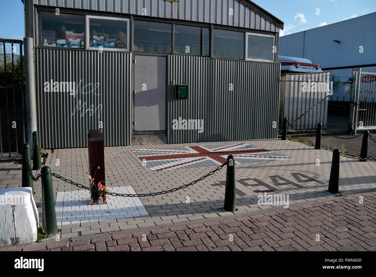 Denkmal an der Absturzstelle des zweiten Weltkriegs RAF Piloten getötet, Wing Commander Guy Gibson, Steenbergen Holland. Stockfoto