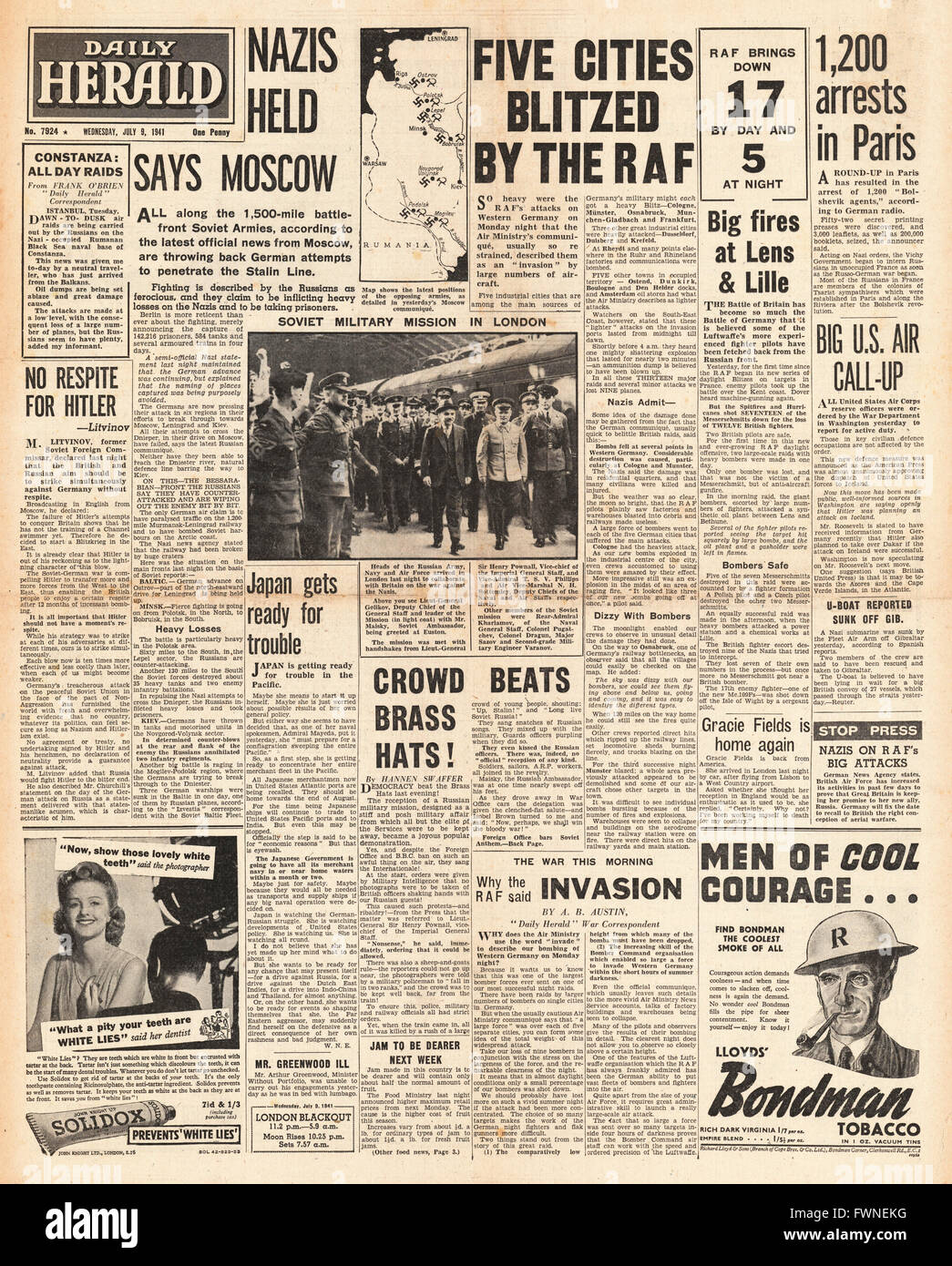 1941-Titelseite Daily Herald Schlacht für Russland und RAF Angriff auf Wilhelmshaven Stockfoto