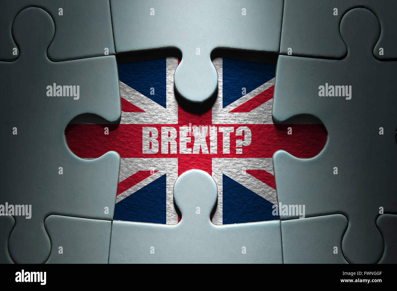 Fehlende Stück aus einem Puzzle enthüllt die britische Flagge und Brexit Frage Stockfoto