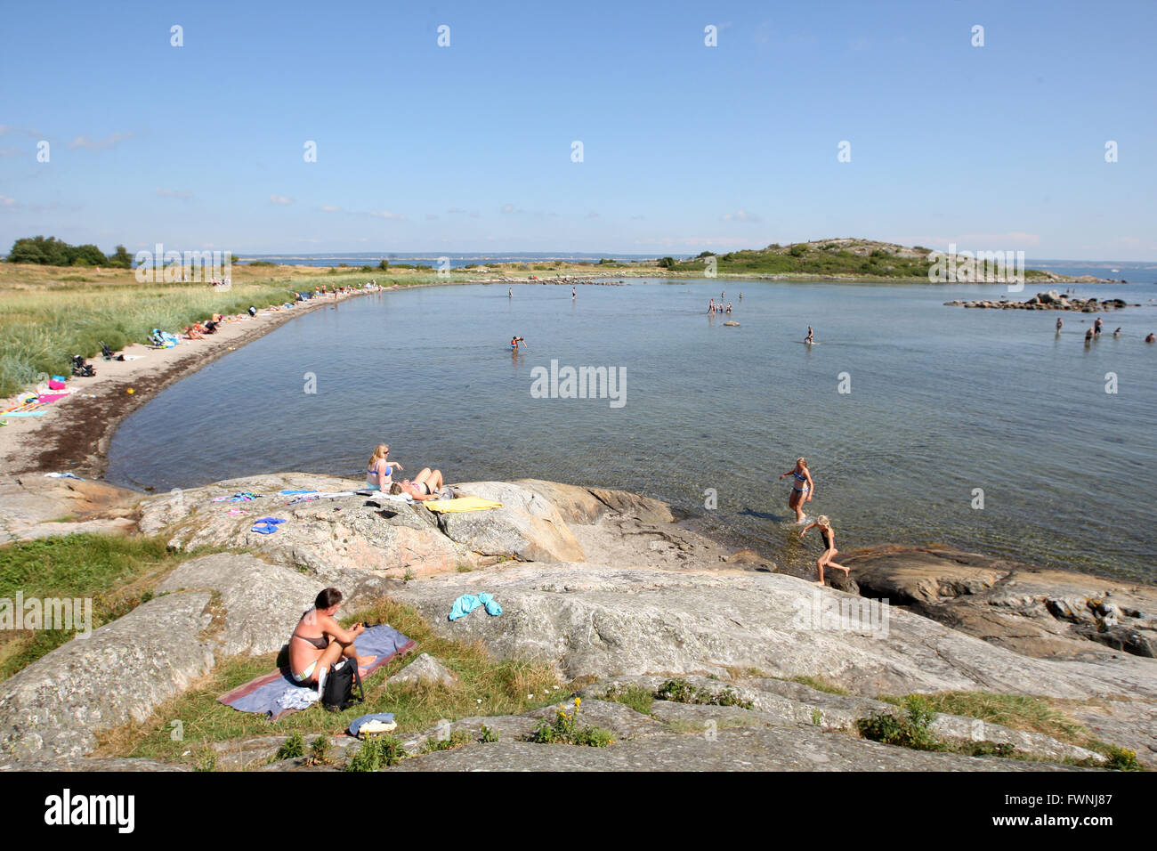 Menschen schwimmen in den Schären Göteborg am 29. Juli 2014 auf Vrångö. Stockfoto