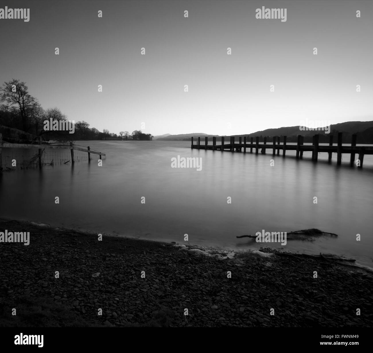 Abendlicht am Coniston Water im englischen Lake District. Stockfoto