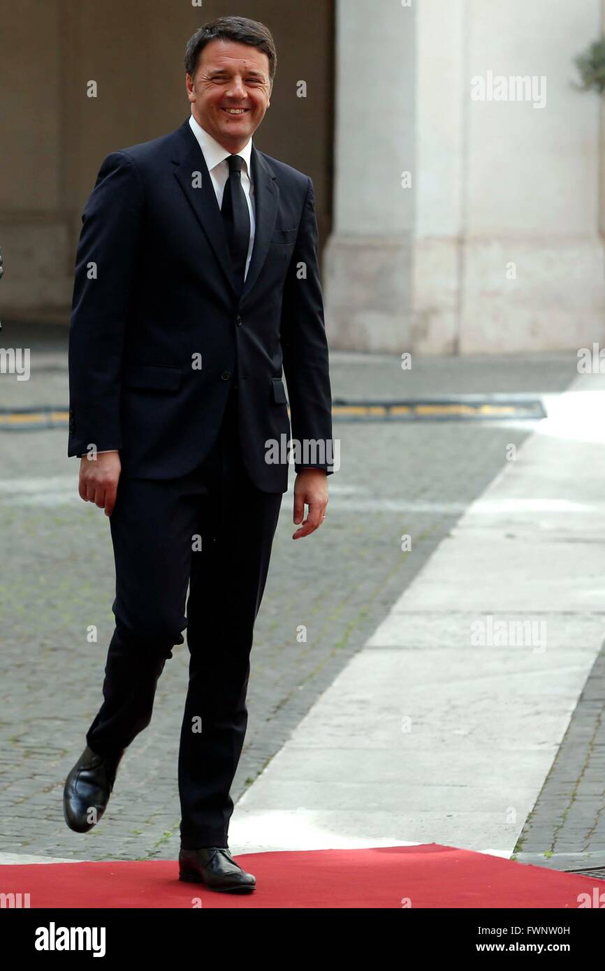 Rom, Italien. 6. April 2016. König Harald und Königin Sonja von Norwegen Ankunft. Bildnachweis: Insidefoto/Alamy Live-Nachrichten Stockfoto