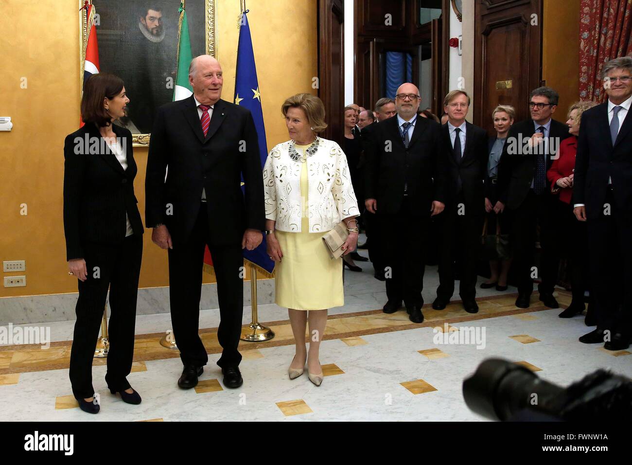 Rom, Italien. 6. April 2016. König Harald und Königin Sonja von Norwegen Besuch der Abgeordnetenkammer. Bildnachweis: Insidefoto/Alamy Live-Nachrichten Stockfoto