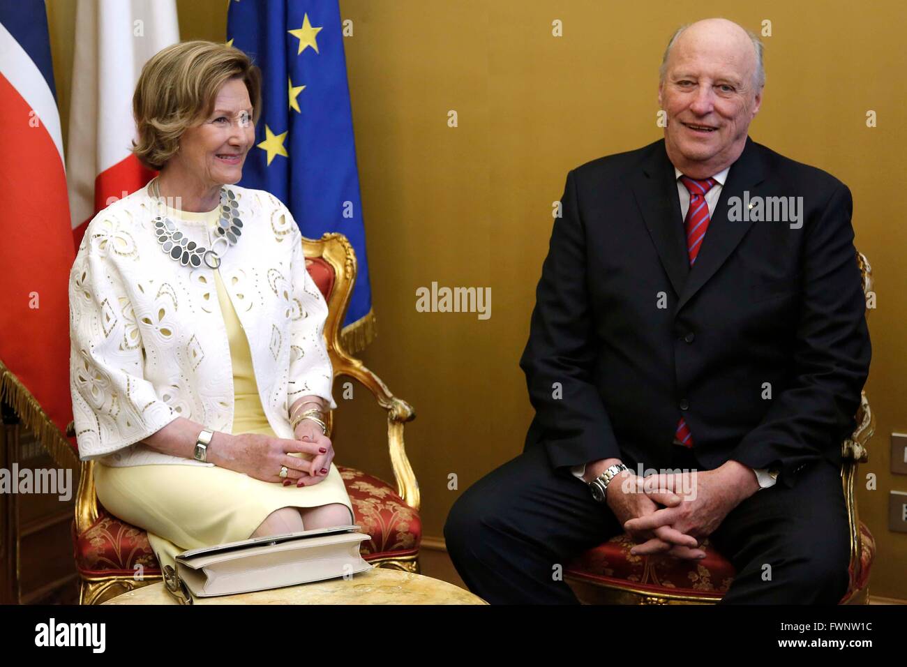 Rom, Italien. 6. April 2016. König Harald und Königin Sonja von Norwegen Besuch der Abgeordnetenkammer. Bildnachweis: Insidefoto/Alamy Live-Nachrichten Stockfoto