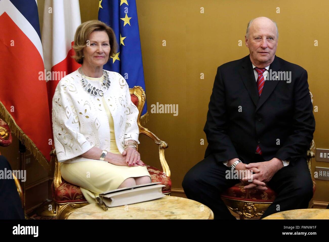 Rom, Italien. 6. April 2016. König Harald und Königin Sonja von Norwegen Besuch der Abgeordnetenkammer. Bildnachweis: Insidefoto/Alamy Live-Nachrichten Stockfoto