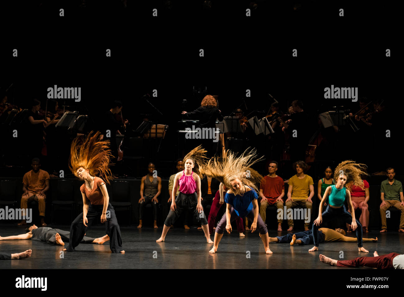 6. April 2016 - National Youth Dance Company London / Michael Keegan-Dolan In - Nocentes am Sadler es Wells Theatre vorhanden. Bildnachweis: Danilo Moroni/Alamy Live-Nachrichten Stockfoto