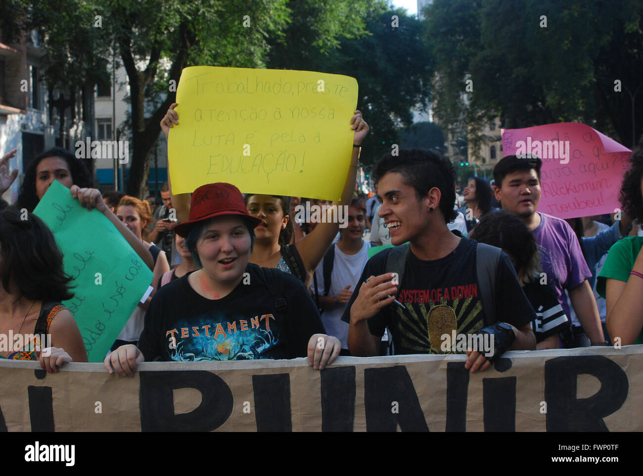 Sao Paulo, Brasilien. 6. April 2016. Die Studenten Bühne Protest am