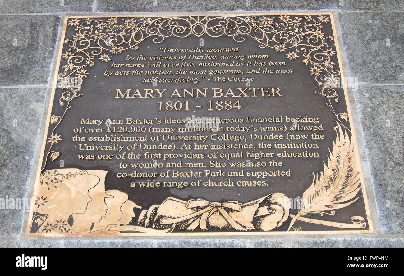 Dundee, Tayside, Scotland, UK, 7. April 2016. Dienstag, 6. April enthüllt Dundee City Council privat 9 Bronzetafeln eingelassen die gepflasterte Fläche Slessor Square entlang Discovery Walk im Herzen der Stadt am Wasser-Entwicklungsprojekt in Dundee. Es feiert die Beiträge von Dundee-Menschen, die zu Wissenschaft und Gesellschaft in eine gut sichtbare und dauerhafte Weise beigetragen haben. Bildnachweis: Dundee Photographics / Alamy Live News Stockfoto