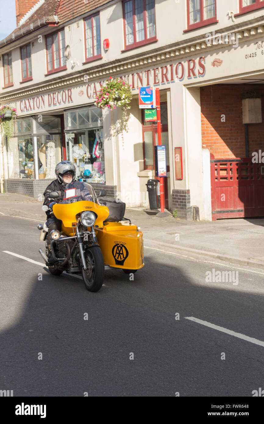 AA (Automobile Association) Zyklus und Beiwagen Kombination an Fordingbridge im August 2015, Teilnahme an der Motorrad-Rallye. Stockfoto