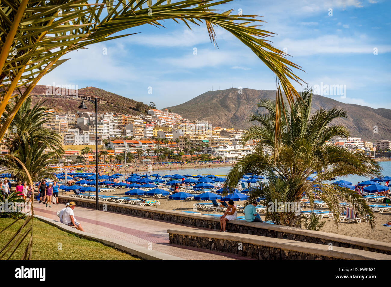 Strand und Hotels, Playa de Las Vistas in Los Cristianos, Teneriffa Stockfoto