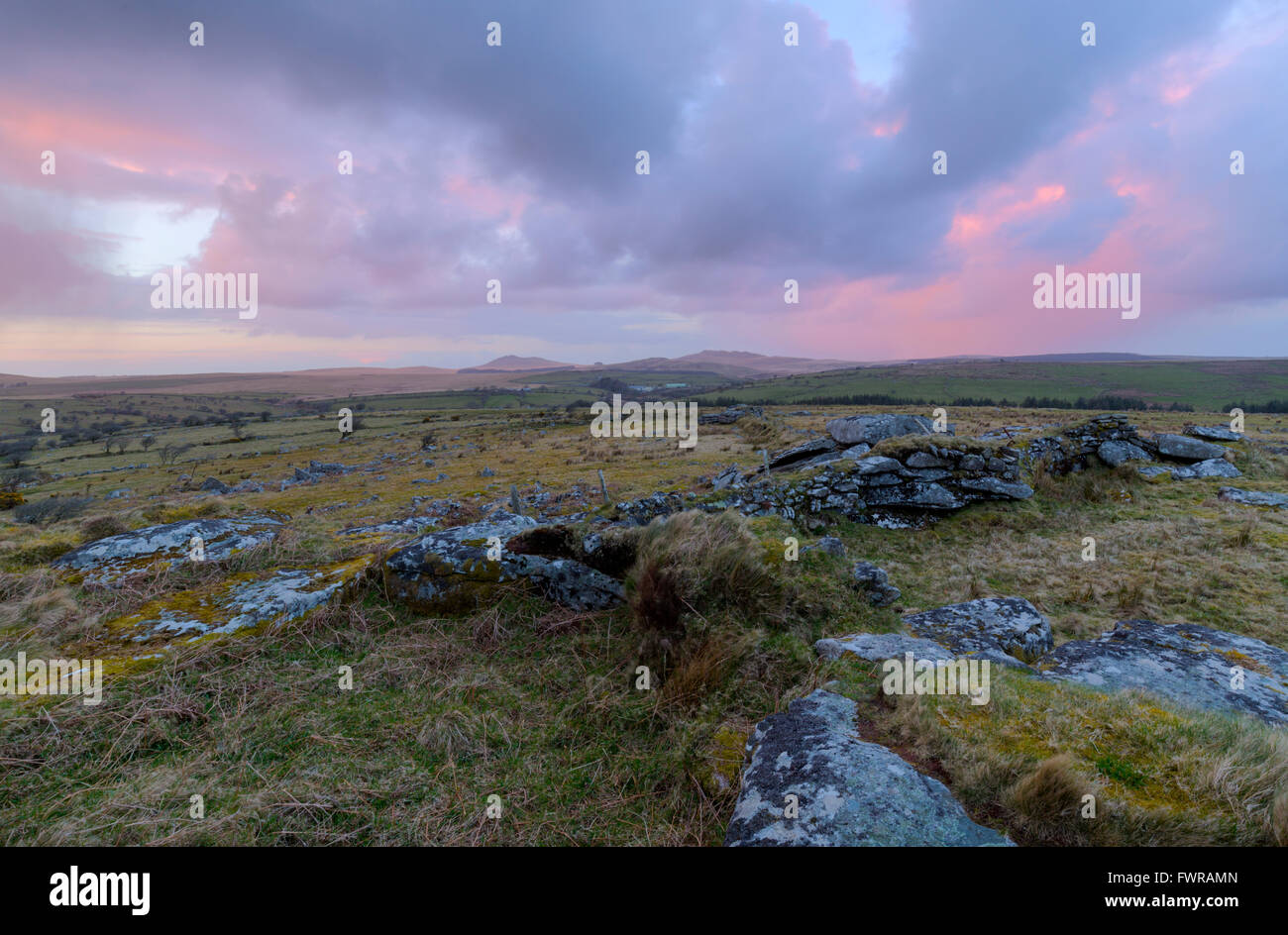 Sonnenuntergang von Carbilly Tor Stockfoto