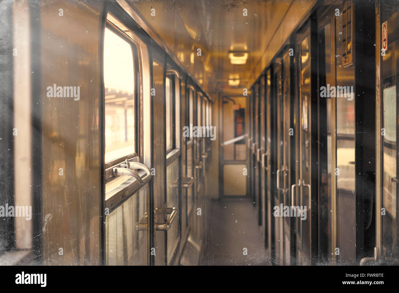 Zug-Interieur im retro-Stil. Im Personenzug fährt vom Hauptbahnhof von Prag nach Kutna Hora. Tschechische Republik Stockfoto