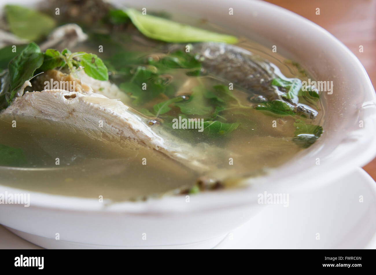 köstliche Makrele in thai-scharf-Suppe Stockfoto