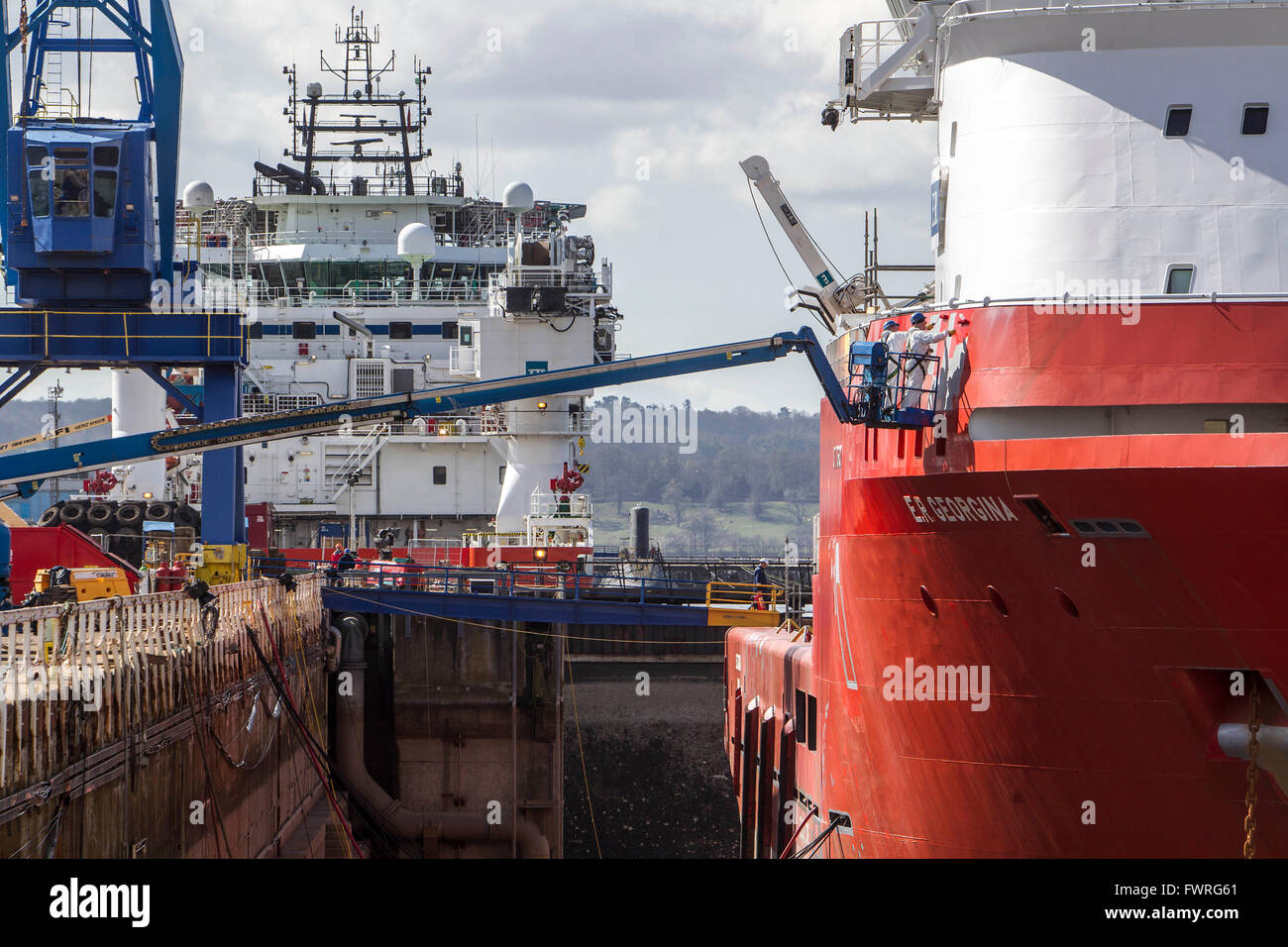 Nordsee-Öl-Schiff im Trockendock Stockfoto