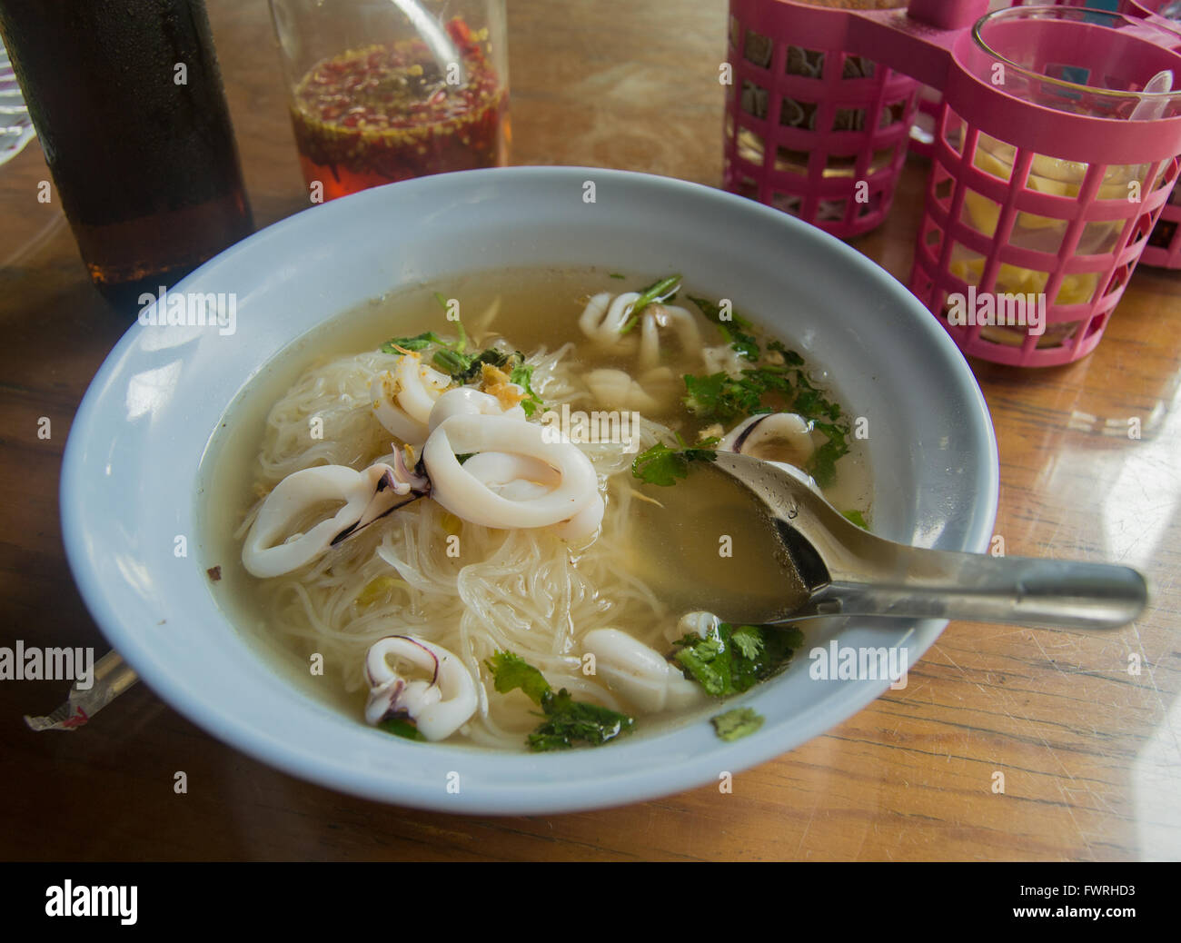 Leckeres Thai Essen gemacht durch Meeresfrüchte, Gewürze, Nudeln Stockfoto