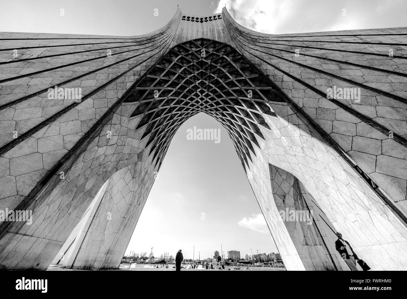 Teheran, Iran - Februar 2016 - Azadi-Turm, ein größtenteils das wichtigste Denkmal in Teheran auf Winter. Iran, 2016 Stockfoto