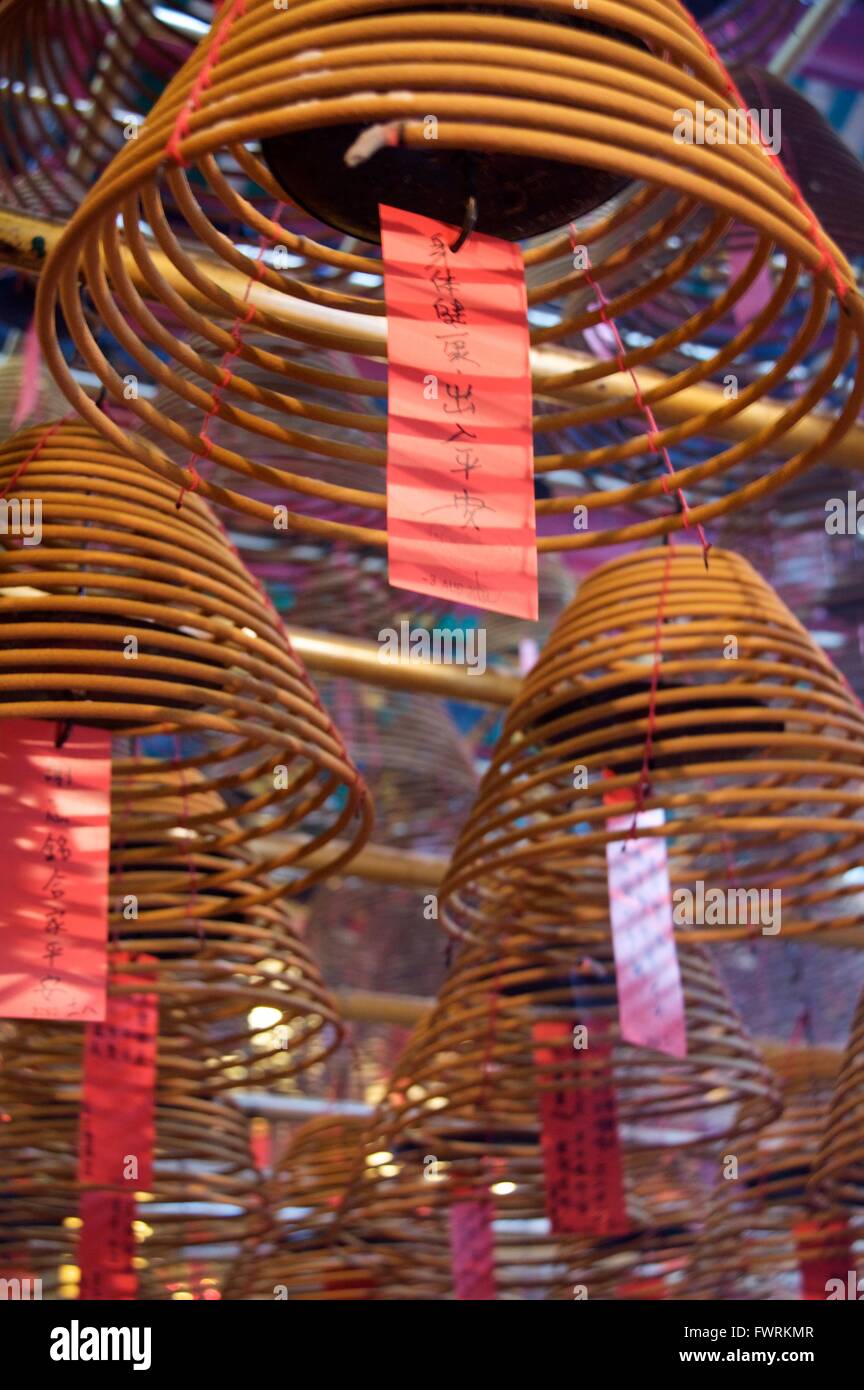 Weihrauch-Spulen, brennen in den Man Mo Tempel, Hong Kong Stockfoto