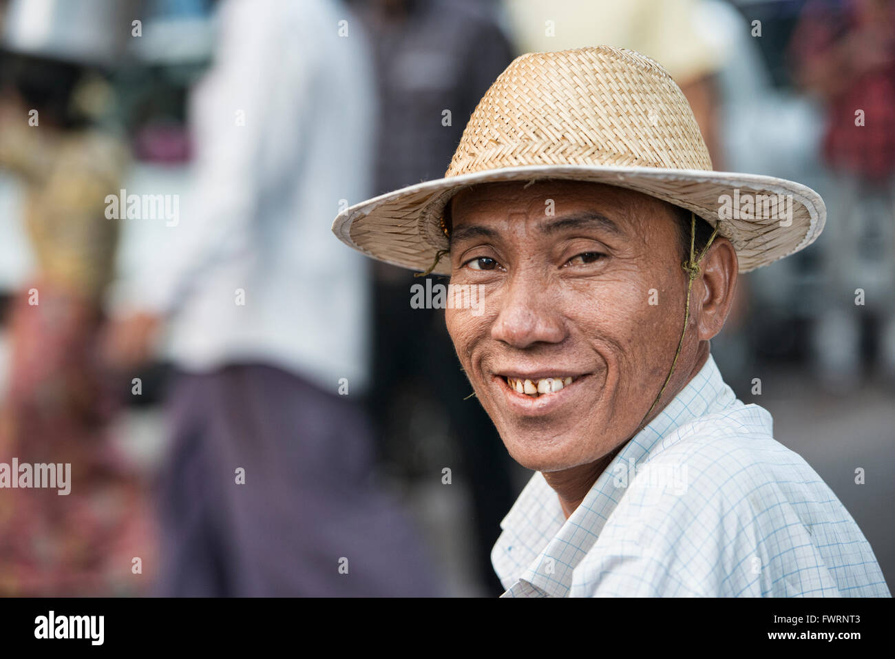 Rikscha Fahrer Porträt, Yangon, Myanmar Stockfoto