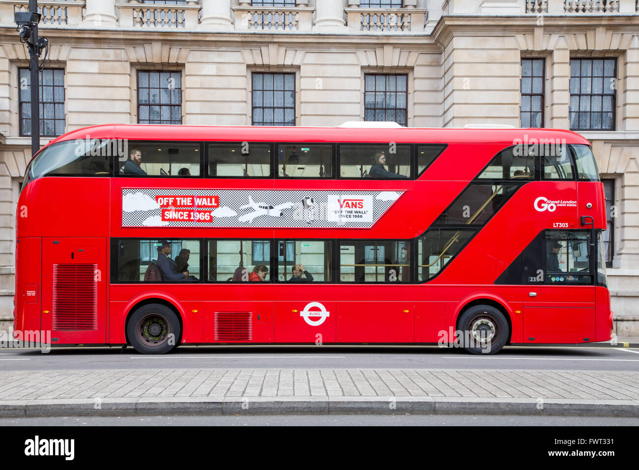 Neue London Routemaster Doppeldecker Bus rot Stockfoto