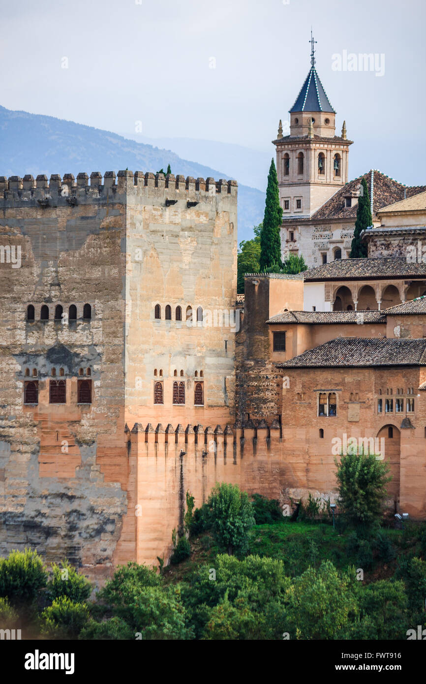 Blick auf das berühmte Schloss der Alhambra in Granada, Spanien. Stockfoto