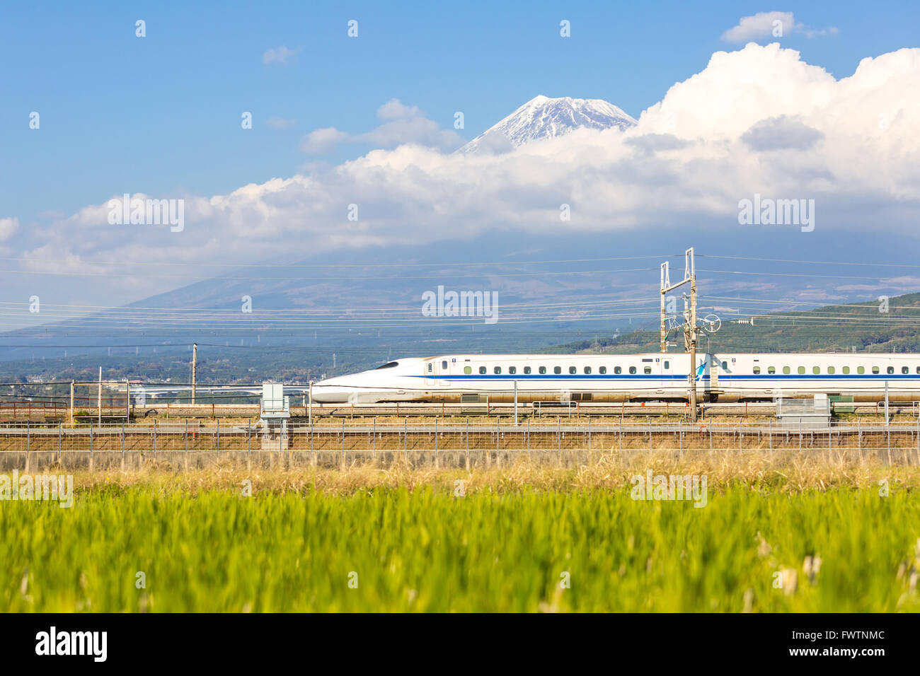Tokaido Shinkansen mit Mt. Fuji, Shizuoka, Japan Stockfoto