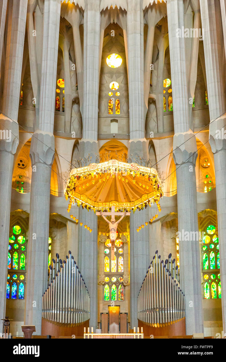 Barcelona, Spanien - Jun 10:Interior La Sagrada Familia - entworfen von Gaudi, ist bauen seit 19. März 1882 und n Stockfoto