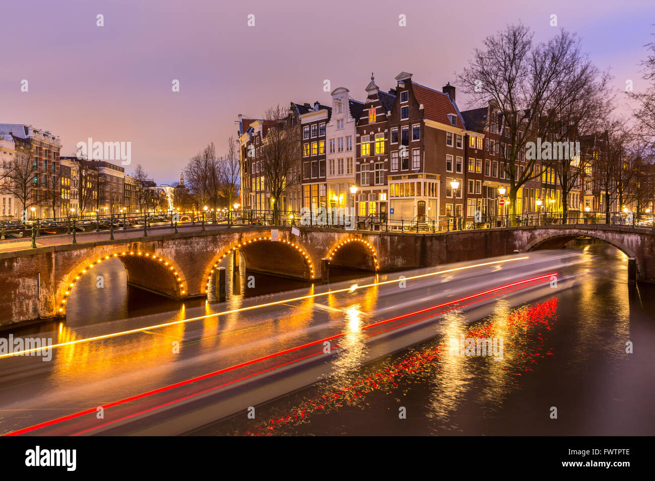 Amsterdam-Grachten-Westseite in der Abenddämmerung Natherlands Stockfoto