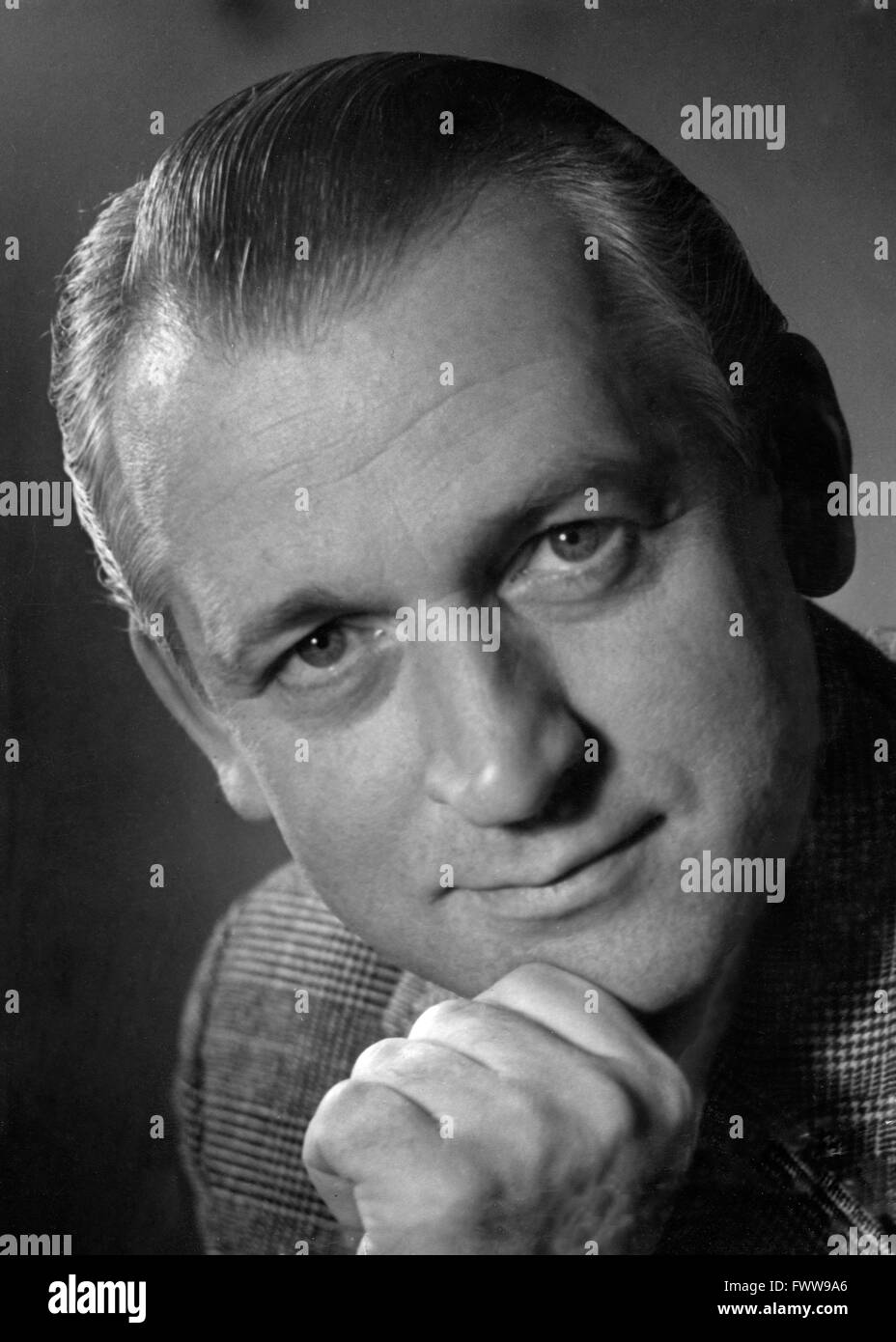 Deutscher Radiomoderator Hans Otto Grünefeldt, Deutschland 1950er Jahre. Deutsche Radio Moderator Hans Otto Gruenefeldt, Deutschland 1950. Stockfoto