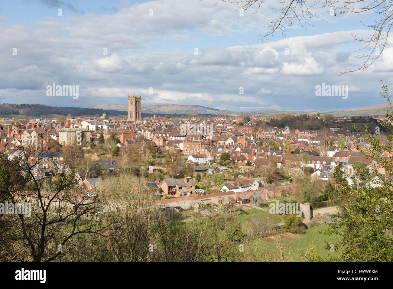 Ludlow Stadt und fernen Clee Hills, Shropshire, England, UK Stockfoto
