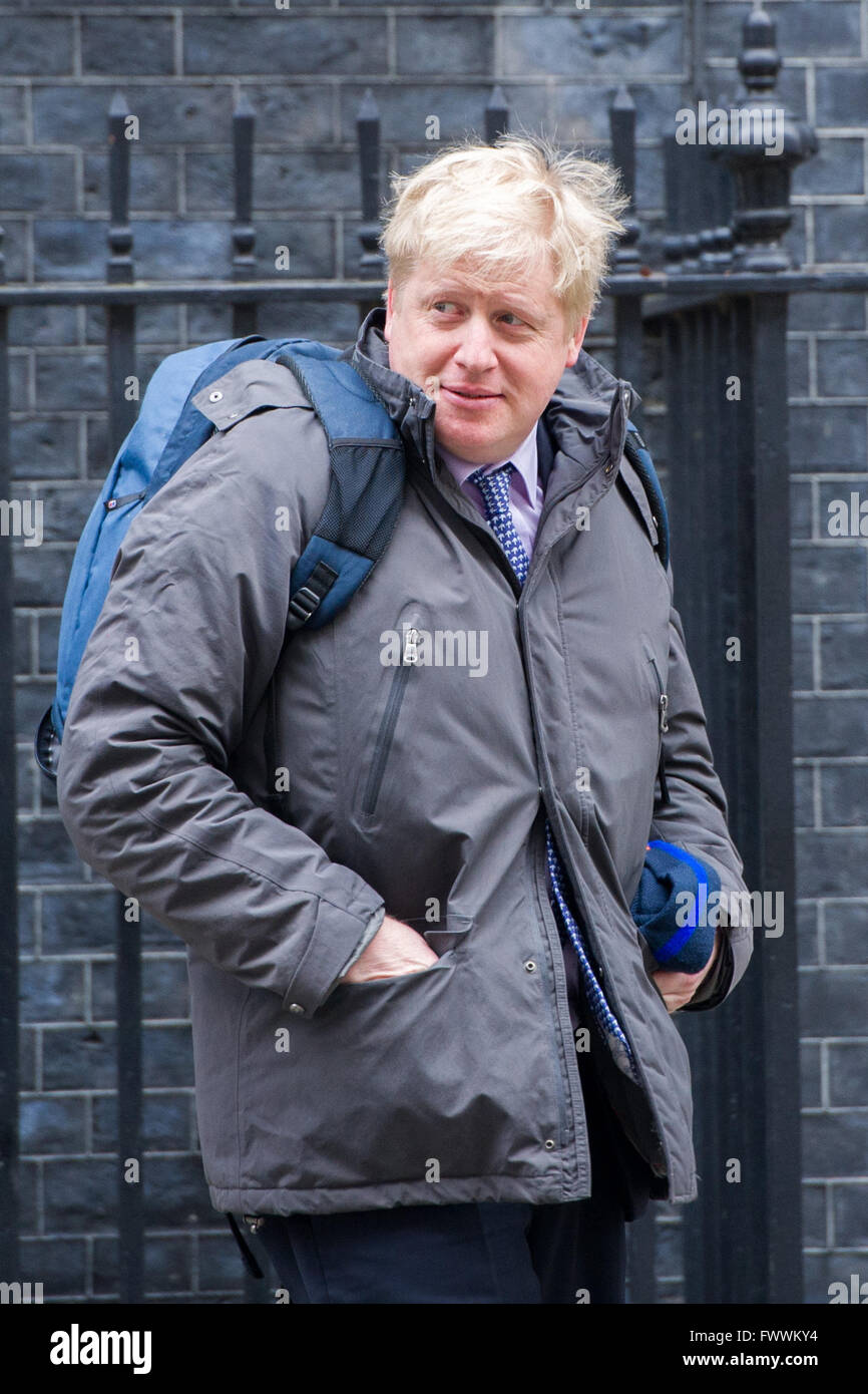 Schrank Minister und Parlamentarier, die ankommenden und abfliegenden der wöchentlichen Kabinettssitzung in der Downing Street.  Mitwirkende: Boris Johnson, Bürgermeister von London und MP für Uxbridge wo: London, Vereinigtes Königreich bei: 8. März 2016 Stockfoto