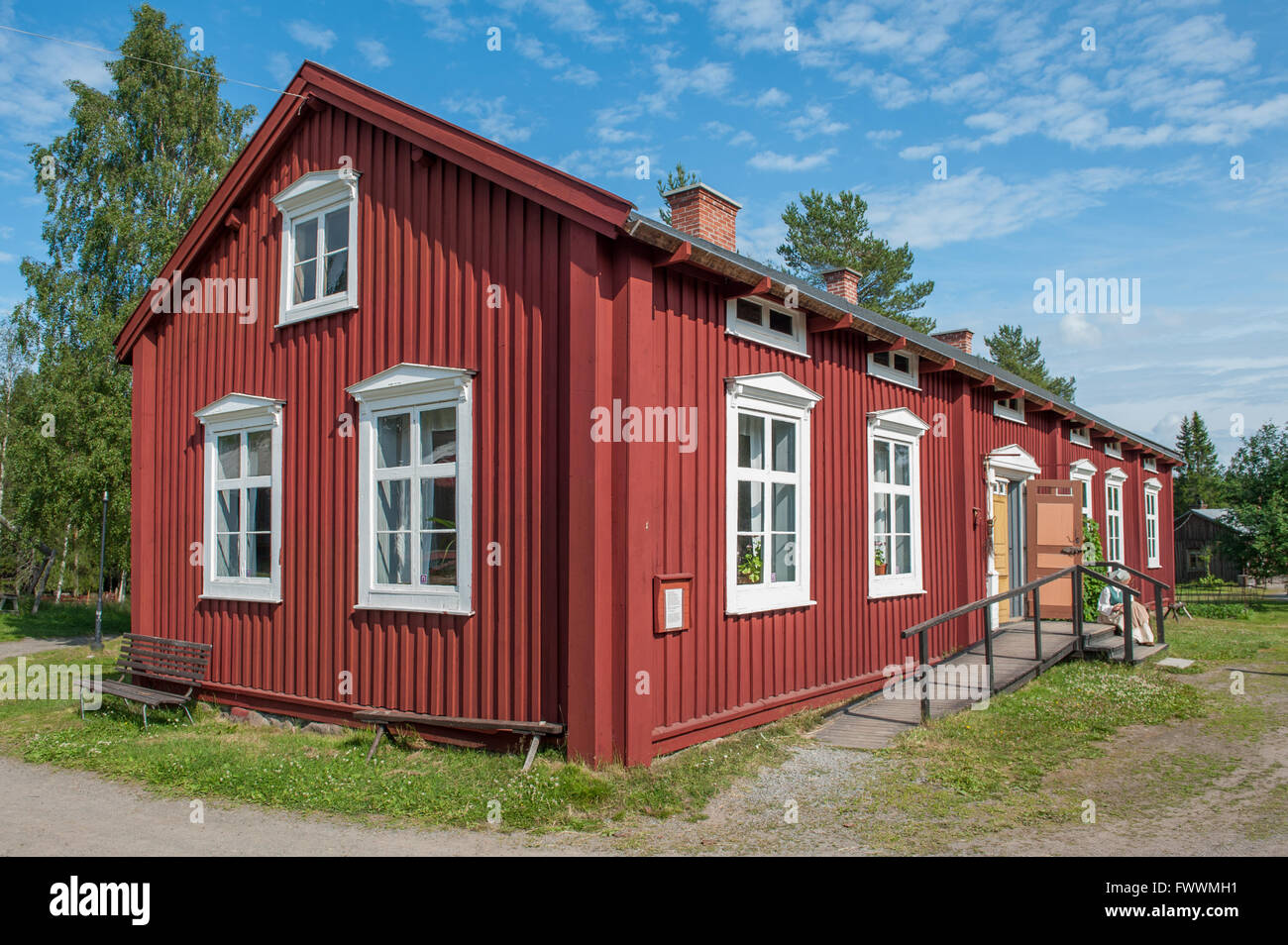 Traditionelles landwirtschaftliches Gebäude in Nordschweden Stockfoto