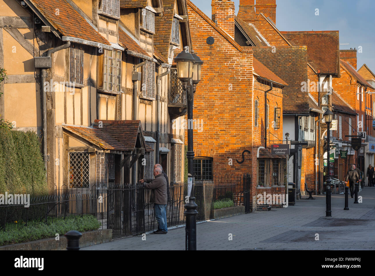 Henley Street, Blick auf die Henley Street, die Straße, in der William Shakespeare 1564 geboren wurde, Stratford Upon Avon, Großbritannien, England. Stockfoto