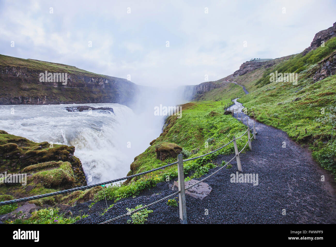Wanderweg in der Nähe von Gullfoss Wasserfall in Island, Natur Stockfoto