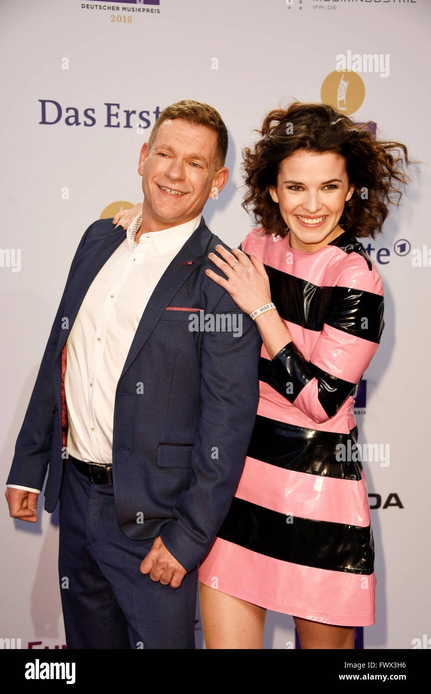 Peter Plate und Maxine Kazis bei den ECHO Award 2016 in Berlin, 07.04.2016 © Dpa picture-Alliance/Alamy Live News Stockfoto