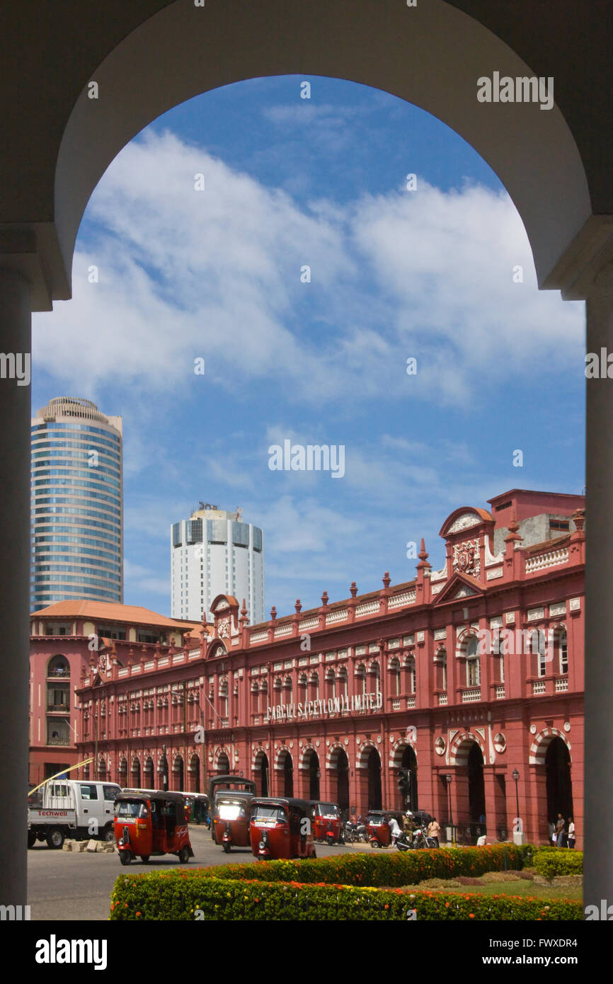 Cargills (Ceylon) Kaufhaus Gebäude und moderne Hochhaus in Colombo, Sri Lanka Mitte. Stockfoto