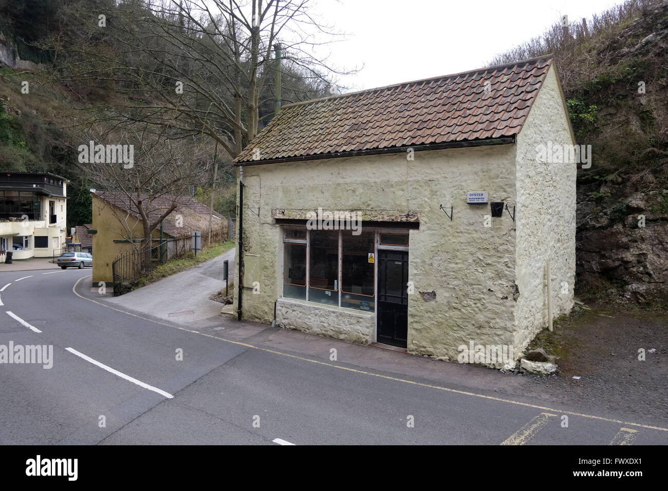 Cheddar Gorge, viele der Gebäude nun Investitionen müssen verjüngende 8. April 2016 fehlen und Stockfoto