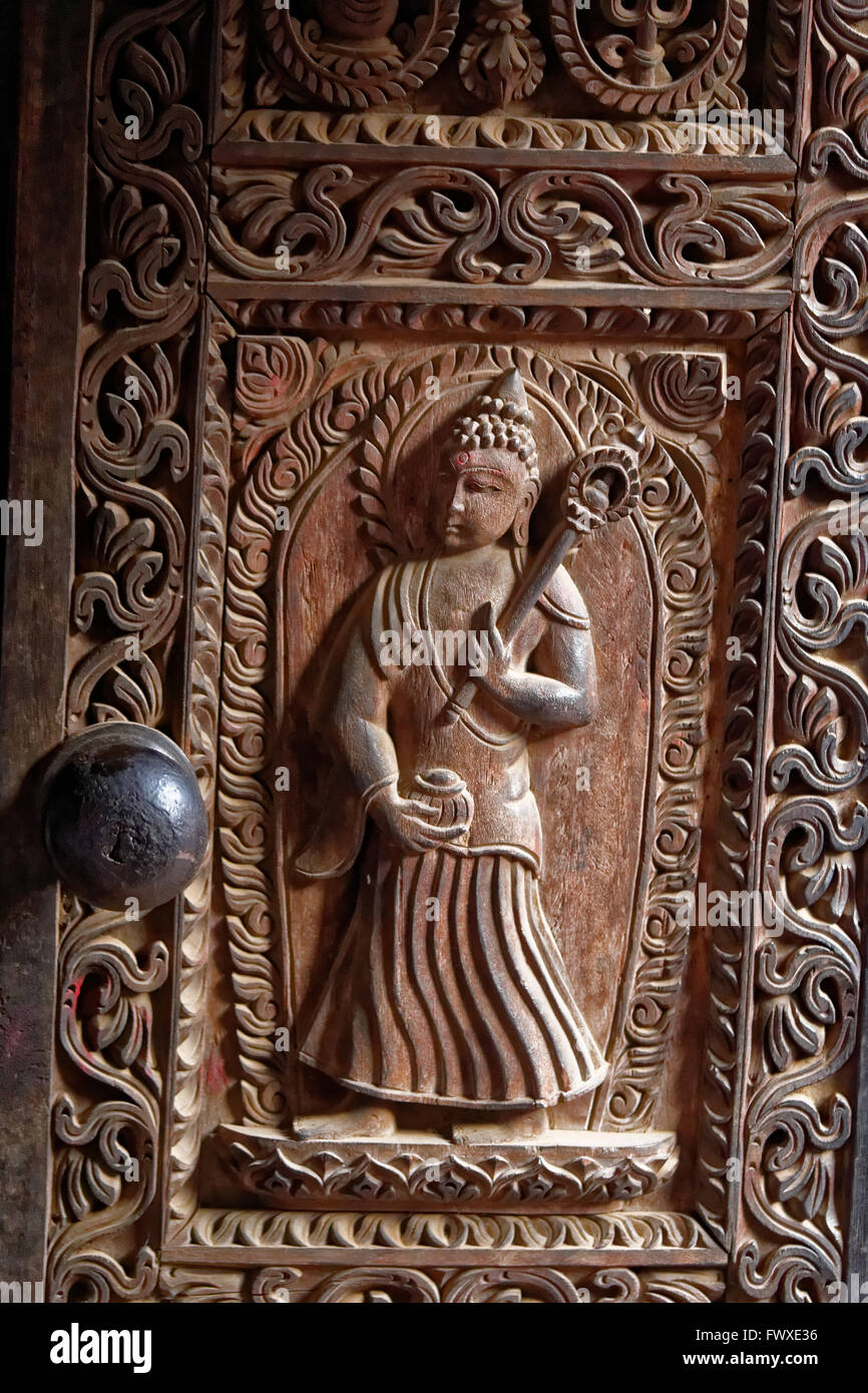 Geschnitzte Holztür, Bhaktapur, Kathmandu-Tal, Nepal Stockfoto