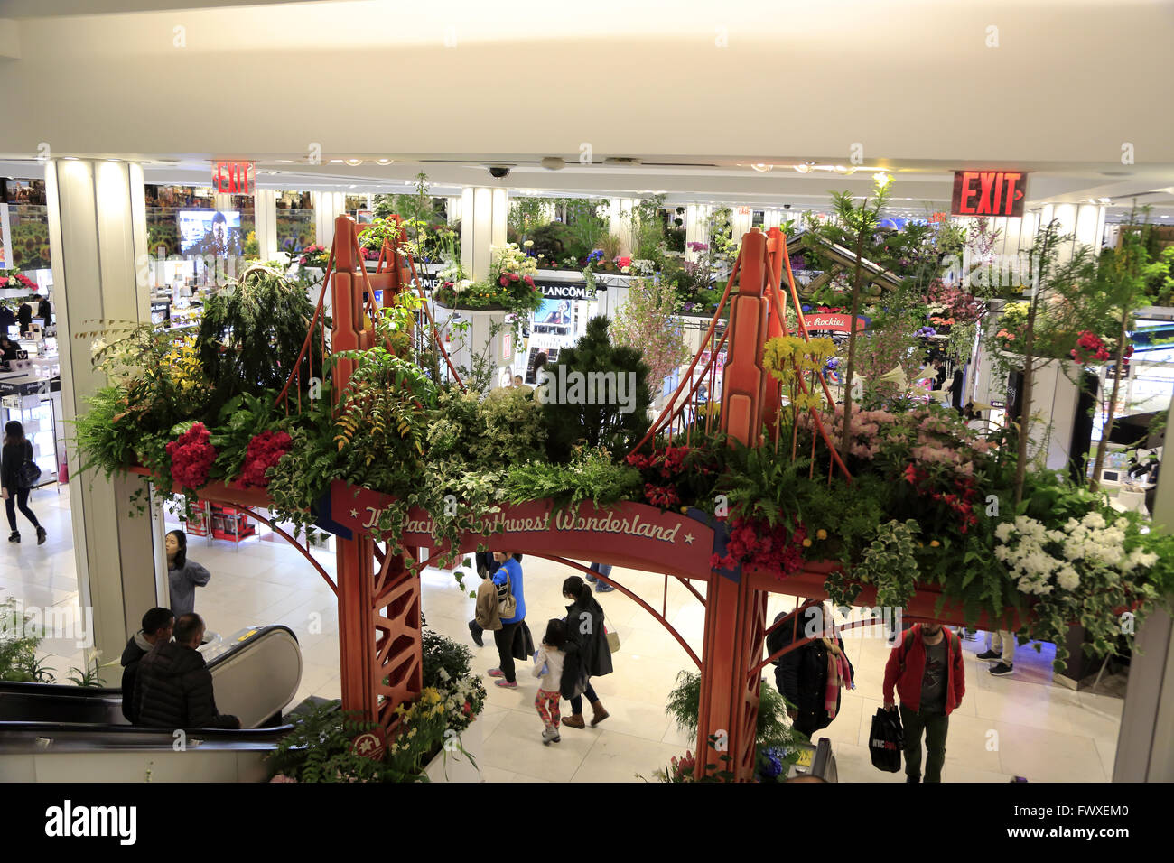 Jährlichen Macy Spring Flower Show im Kaufhaus Macy's Herald Square, Manhattan, New York City, USA Stockfoto