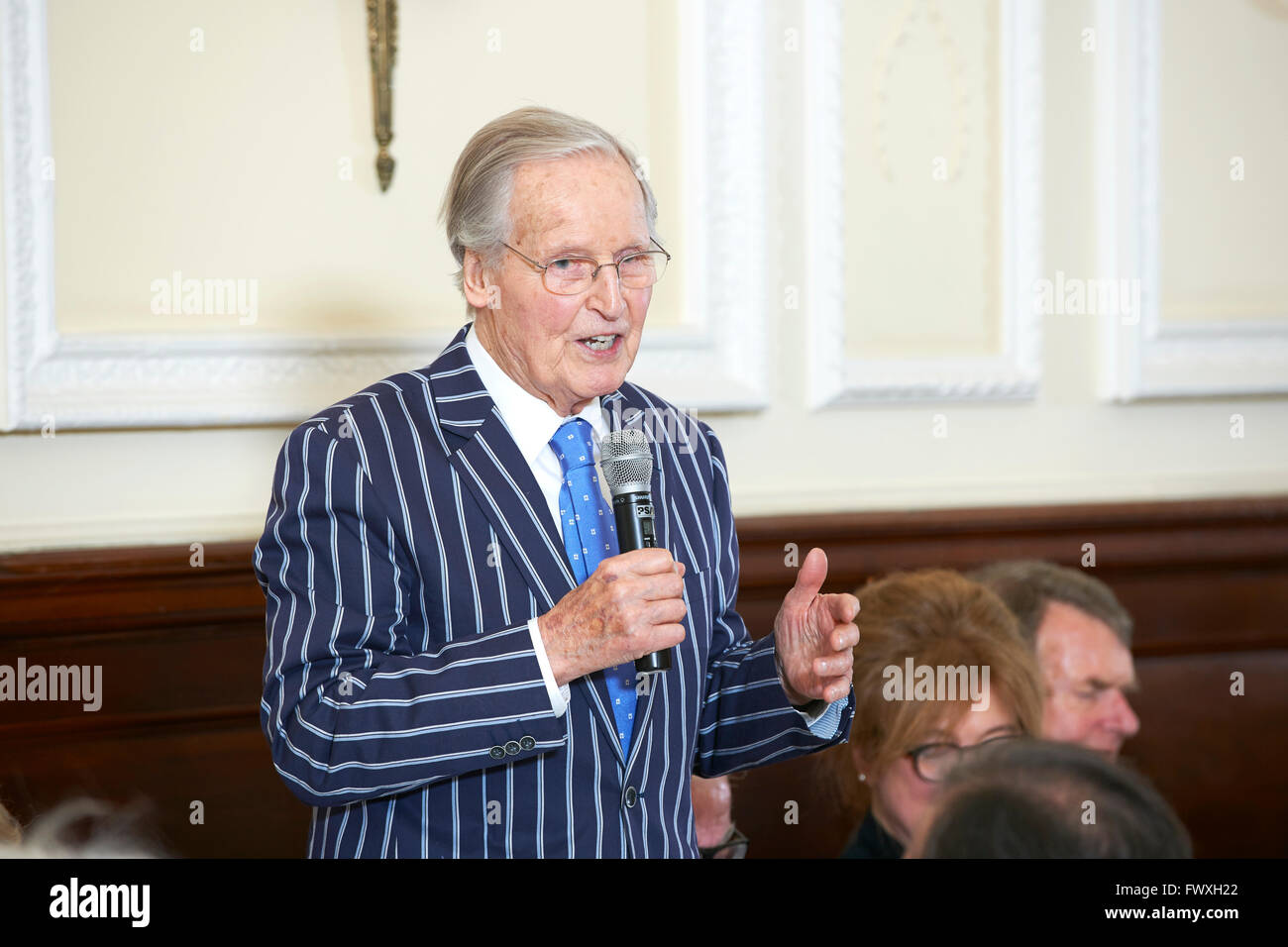 Nicolas Parsons am literarischen Oldie Mittagessen 04.05.16