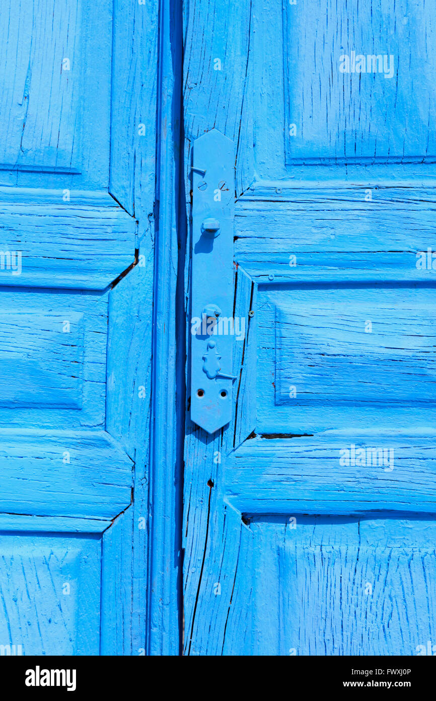 Blaue Tür in der Nähe von Red Beach, Dorf Akrotiri, Santorin, Griechenland, Europa Stockfoto