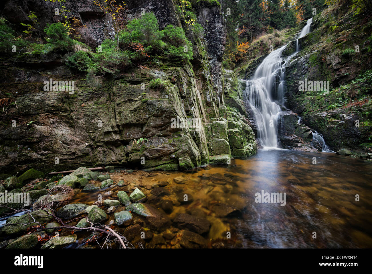 Kamienczyk Wasserfall (Wodospad Kamienczyka), Karkonoski Nationalpark, Riesengebirge, Sudeten, Polen Stockfoto