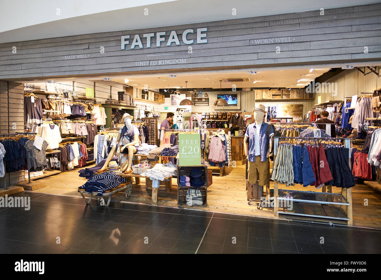 Fatface Kleidung Gatwick Flughafen Duty Free Shop Nord Terminal West Sussex London UK Stockfoto