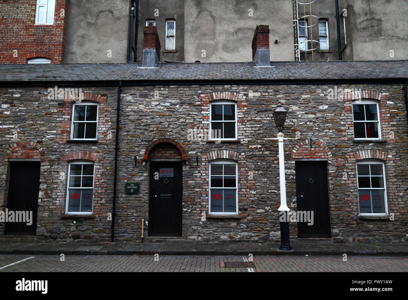 Restaurierten typischen Steinhäusern in Jones Gericht, Cardiff, South Glamorgan, Wales, Vereinigtes Königreich Stockfoto