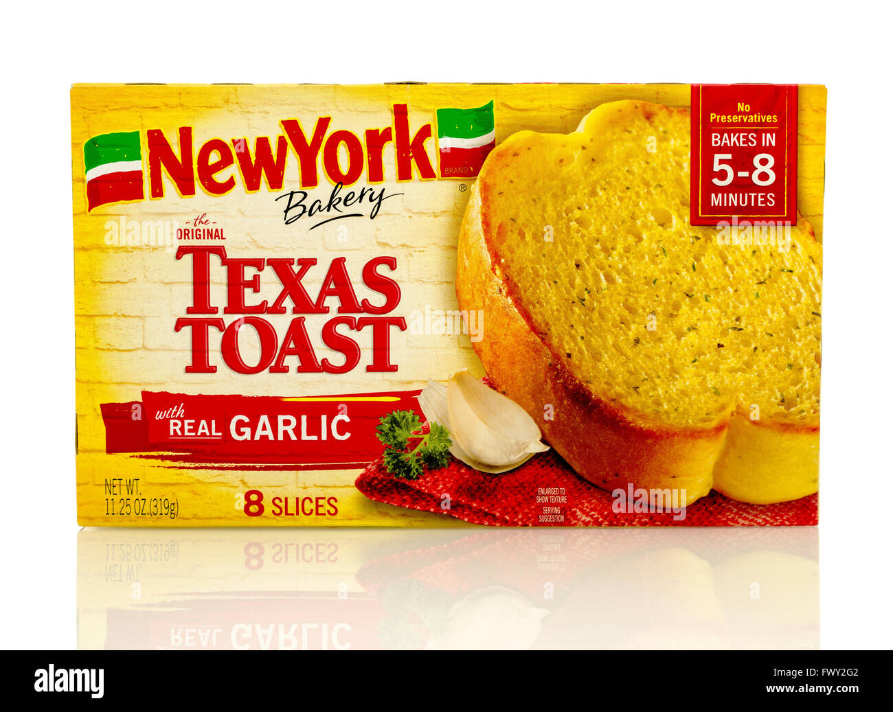 Winneconne, Wisconsin - 8. April 2016: Box of New York Texas Knoblauch Toastbrot auf einem isolierten Hintergrund. Stockfoto