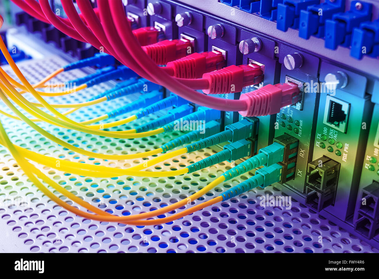 Glasfaser-Anschluss auf Kern Netzwerk swtich Stockfoto