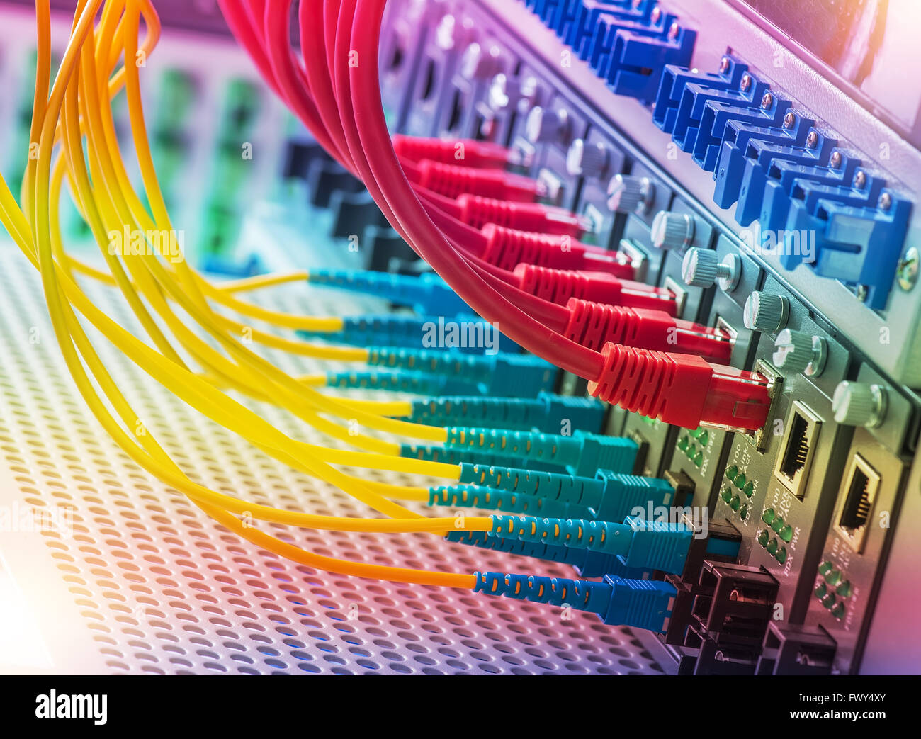 Glasfaser-Anschluss auf Kern Netzwerk swtich Stockfoto